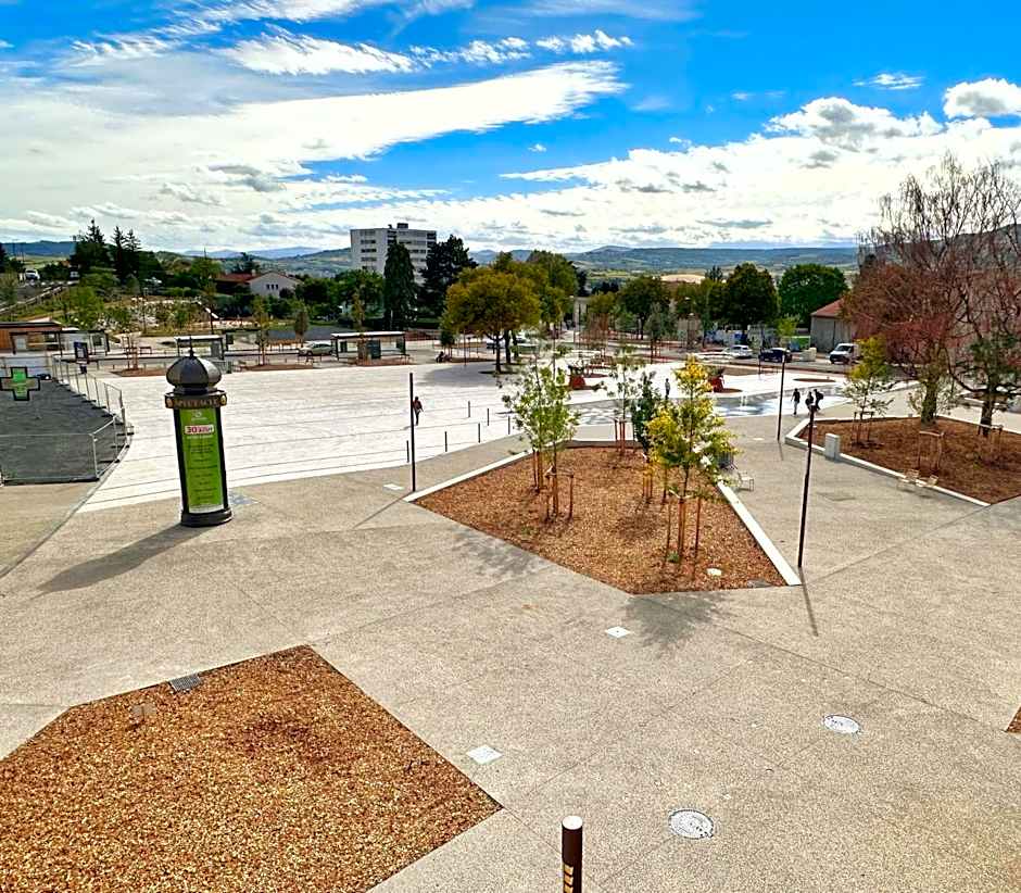 Hotel Le Midi Clermont-Cournon