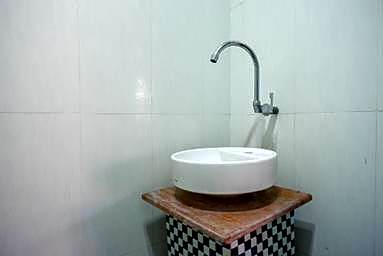 RedDoorz Plus near Amplaz Yogyakarta