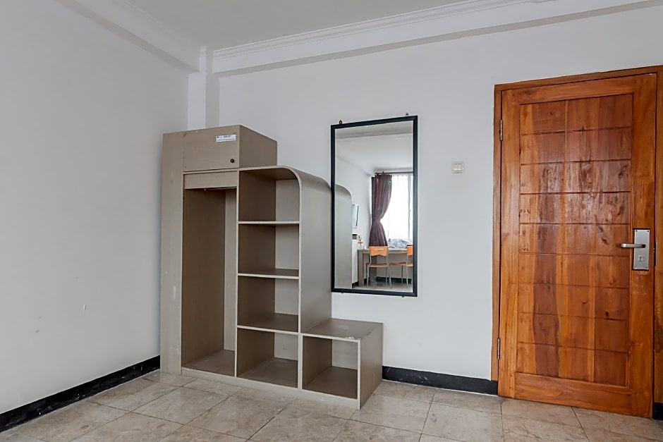 RedDoorz near Sukabumi Station 2