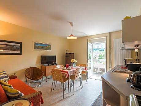 One-Bedroom Family Apartment