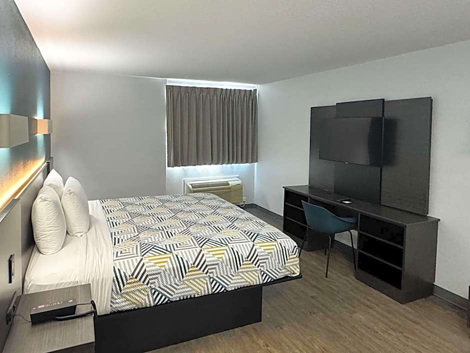 Motel 6 Carson