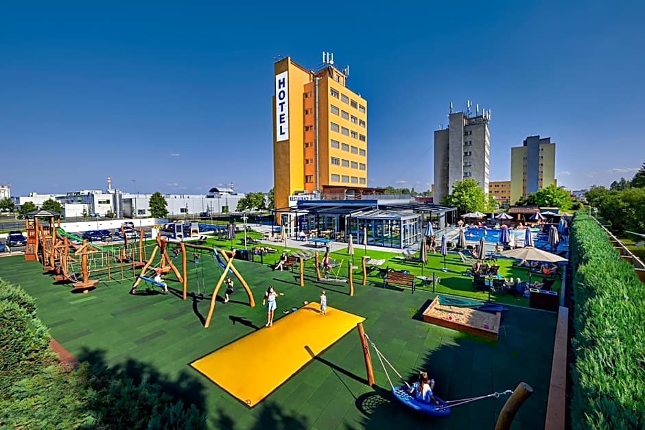 Hotel Aura Design & Garden Pool