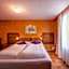 Hotel Tell and Apartments
