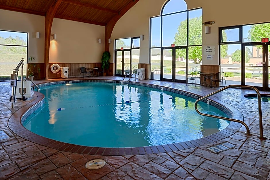 Holiday Inn Express Hotel & Suites Harrison