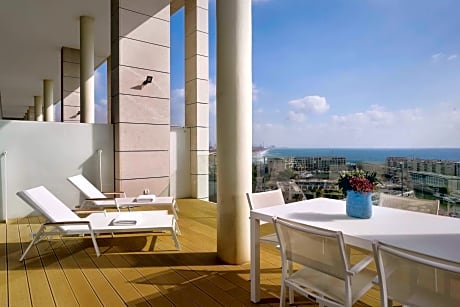 Duplex Suite, Bi-level Suite, 1 Queen, Marina view, Balcony