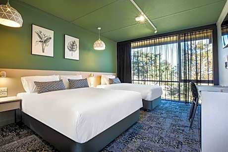 Nightcap at Morwell Hotel