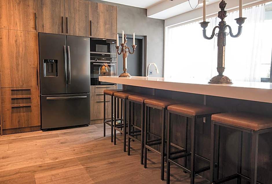 B14 Apartments & Rooms