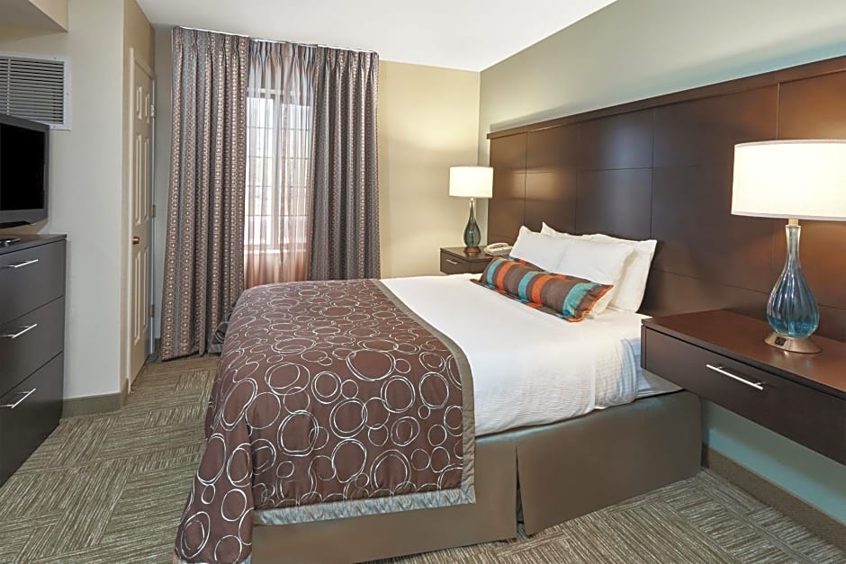 Staybridge Suites Glenview By IHG