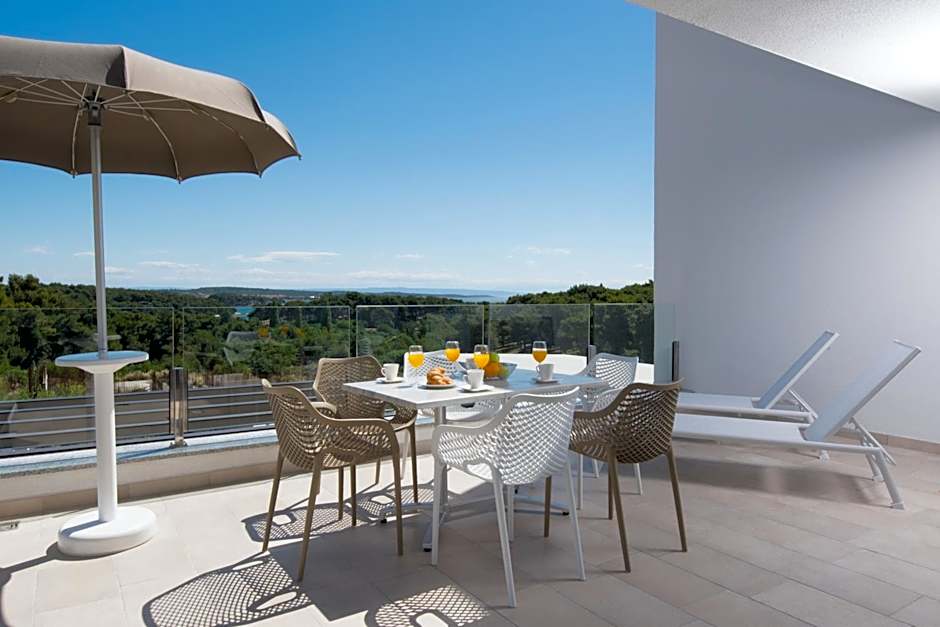 Aparthotel Punta Blu - POOL & SPA