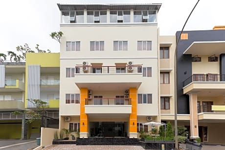 RedDoorz Plus @ Boulevard Residence BSD