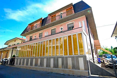 Hotel Cesari