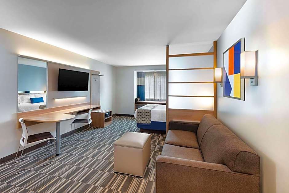 Microtel Inn & Suites by Wyndham Farmington