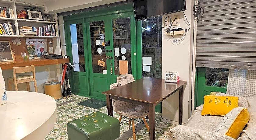 Ratana Boutique Hostel