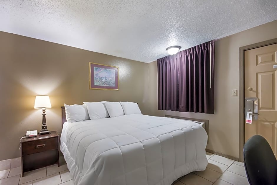 Americas Best Value Inn Woodward at 8th St