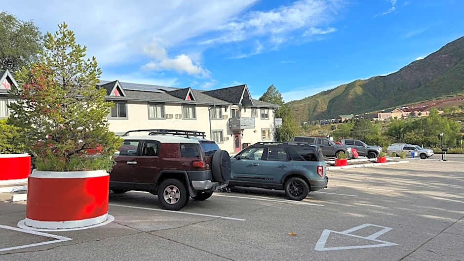 Adventure Inn - Glenwood Springs