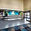 Days Inn & Suites by Wyndham Sam Houston Tollway