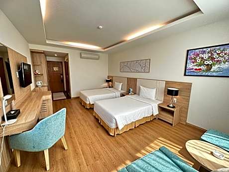 Deluxe Twin Room with View