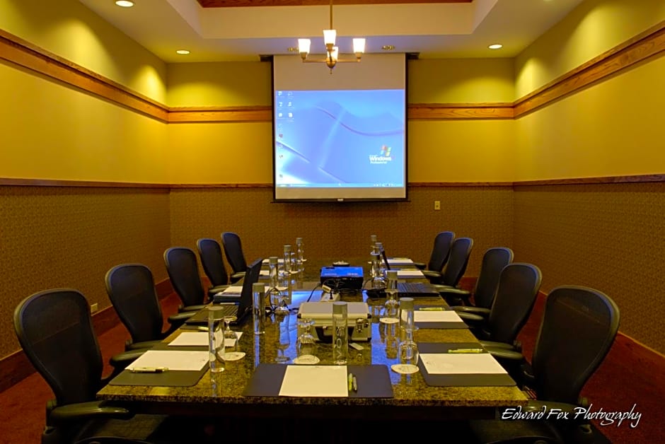 DoubleTree by Hilton Libertyville-Mundelein