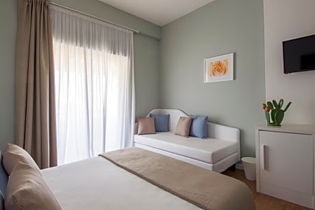 Double Room (1 Adult)