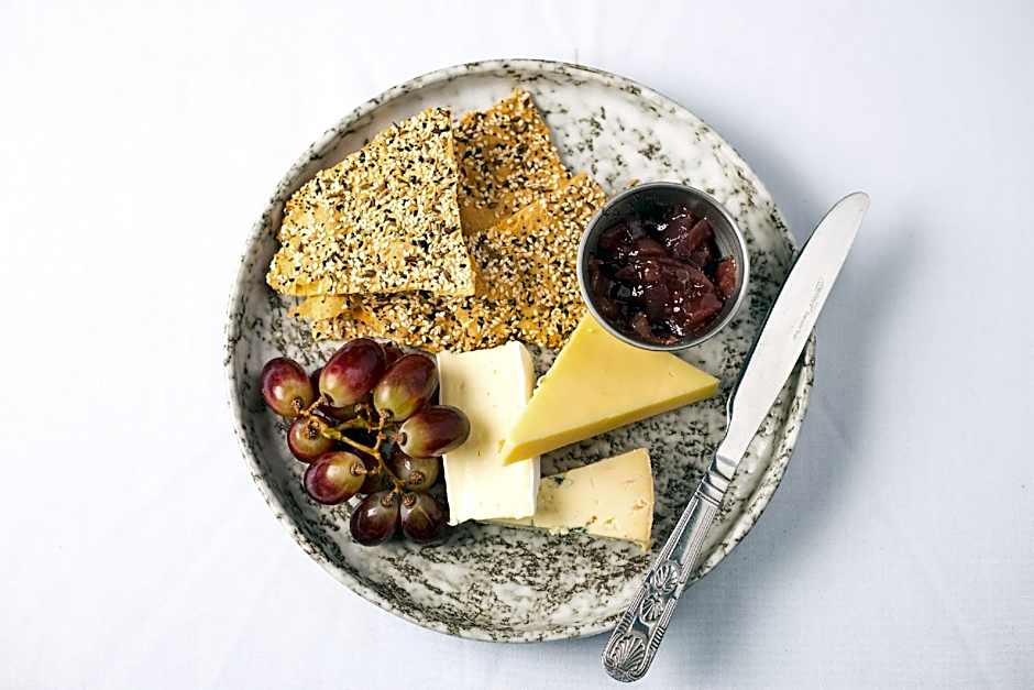 De Rougemont Manor Hotel