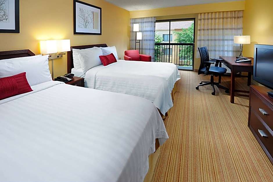 Courtyard by Marriott Houston Hobby Airport