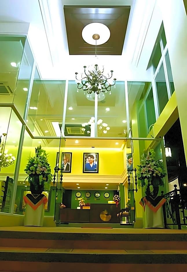 Chour Palace Hotel