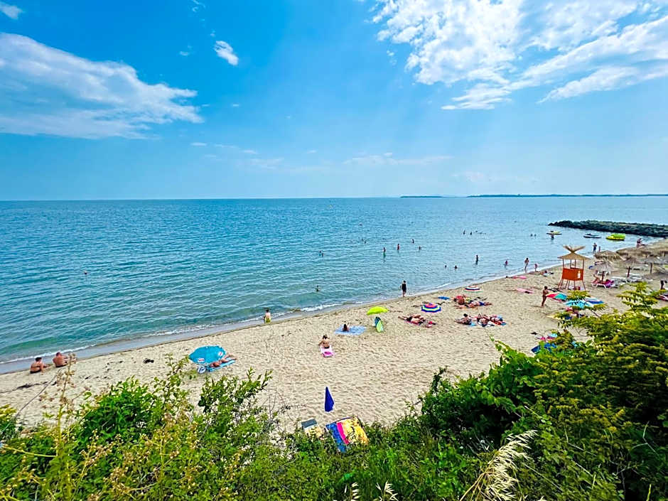 Sineva Del Sol Apartments