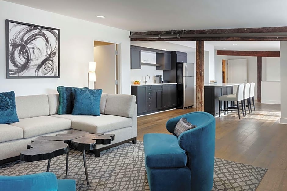 The Foundry Hotel Asheville, Curio Collection by Hilton