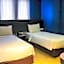 CREW EXPRESS Hotel