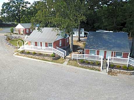 Early American Motel