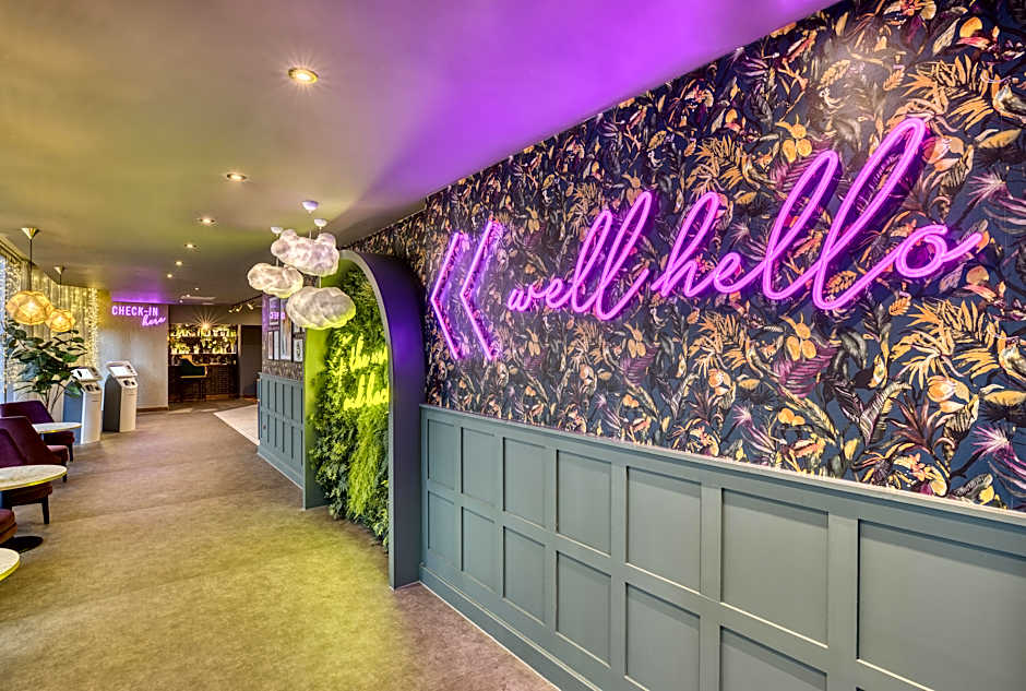 Premier Inn Cardiff City Centre (Queen Street)