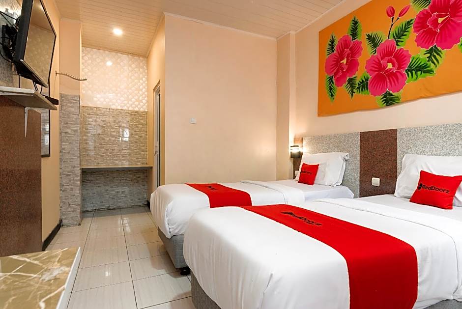 RedDoorz Syariah near Mall Of Serang
