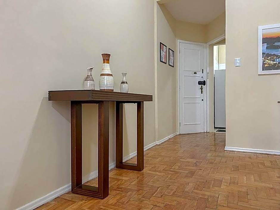 Apto completo em Copacabana