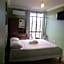 Paradise Hostel e Suítes