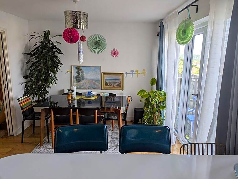 Quaint 3 Bedrooms Ditchling Beacon near beach bus