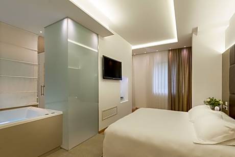 Suite with Spa Bath