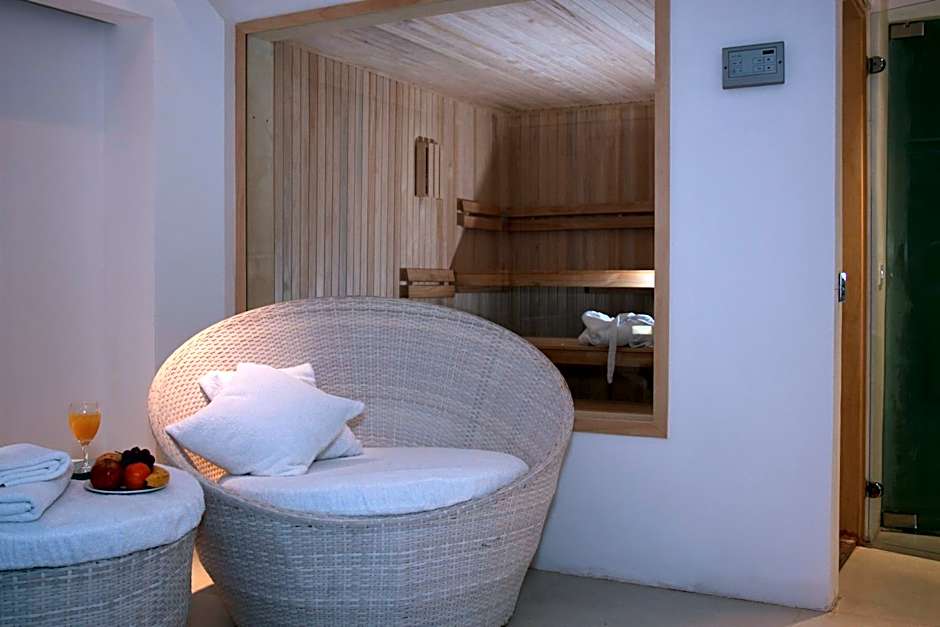 San Isidro Plaza Hotel