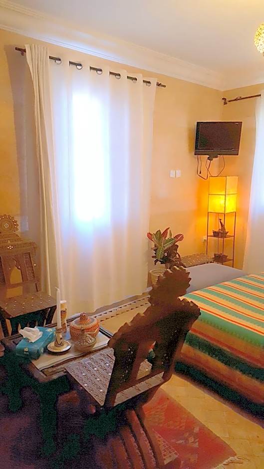 Art Riad Au Bord De La Mer