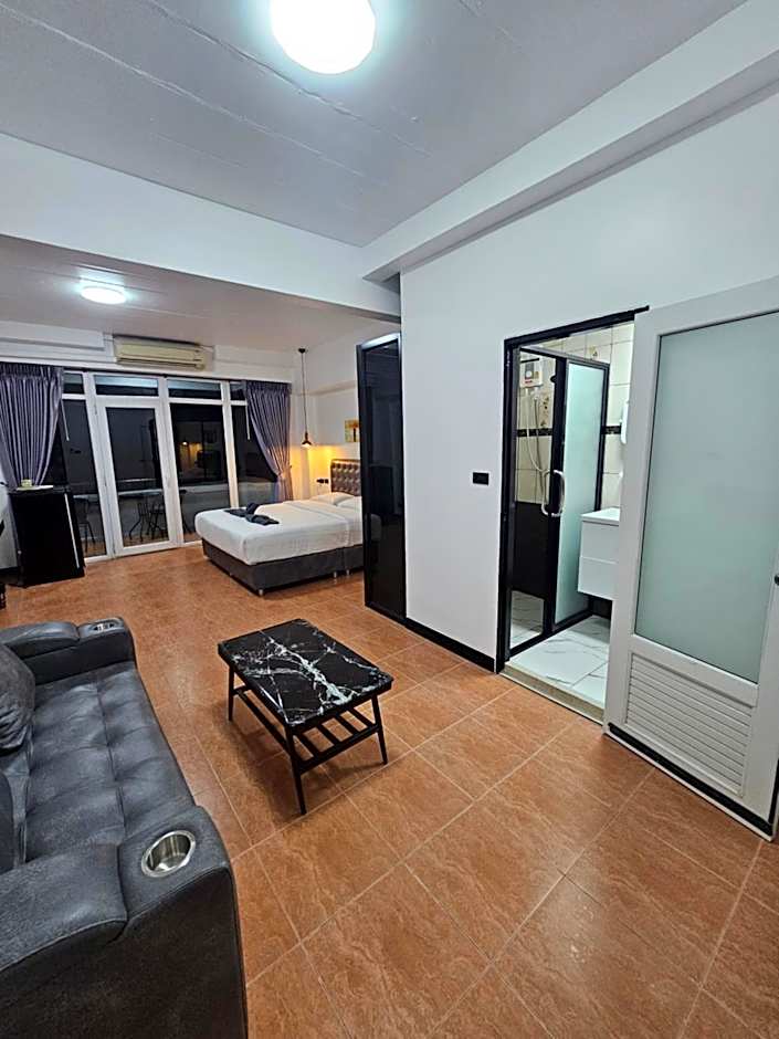 Happy Beach Jomtien Guesthouse