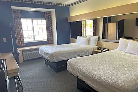 2 Queen Beds Non-Smoking