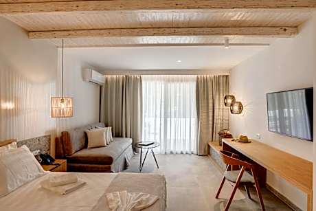 Deluxe Suite with Sea View