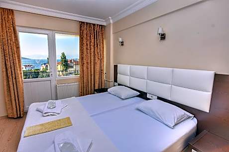 Triple Room with Sea View