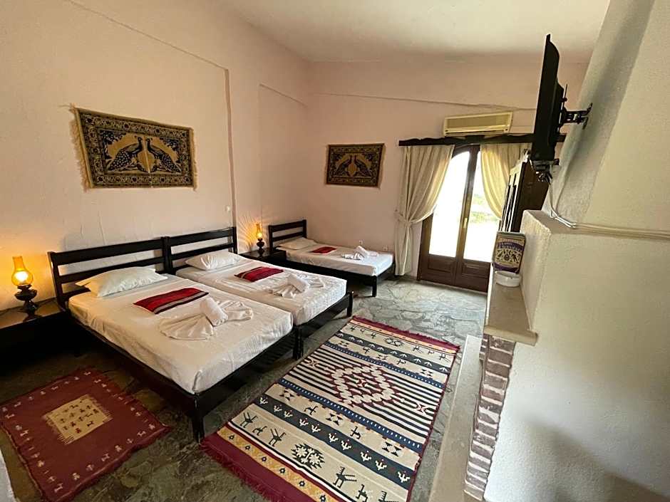 Arolithos Traditional Village Hotel