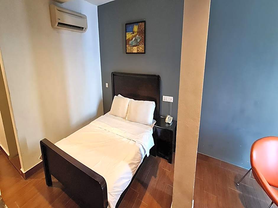 Photo 1 of 5 of Deluxe Queen Room