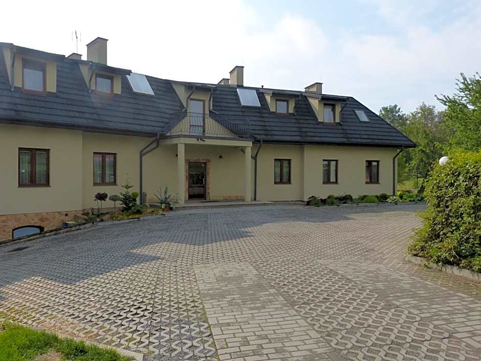 Dom Wycieczkowy PTTK "TURYSTA"