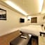 H  Hotel