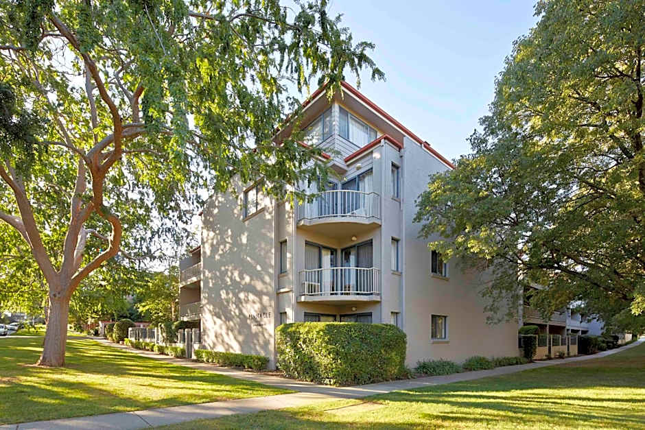 Pinnacle Apartments