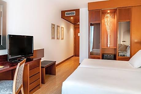 DOUBLE ROOM WITH EXTRA BED