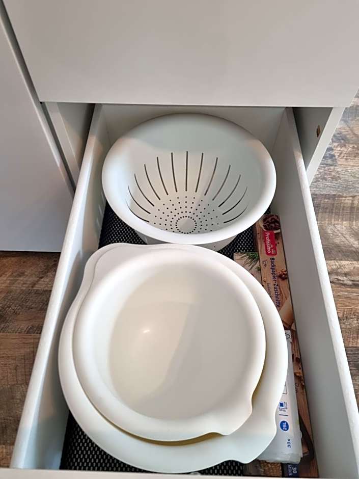 CJS Apartments - Chill or Drive am Nürburgring, Free Parking, WLan, Spacious Rooms, Quiet Location