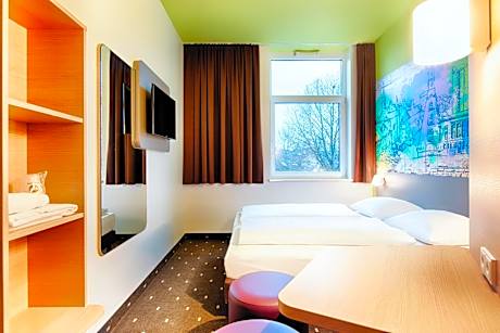 Twin Room - Non-Smoking